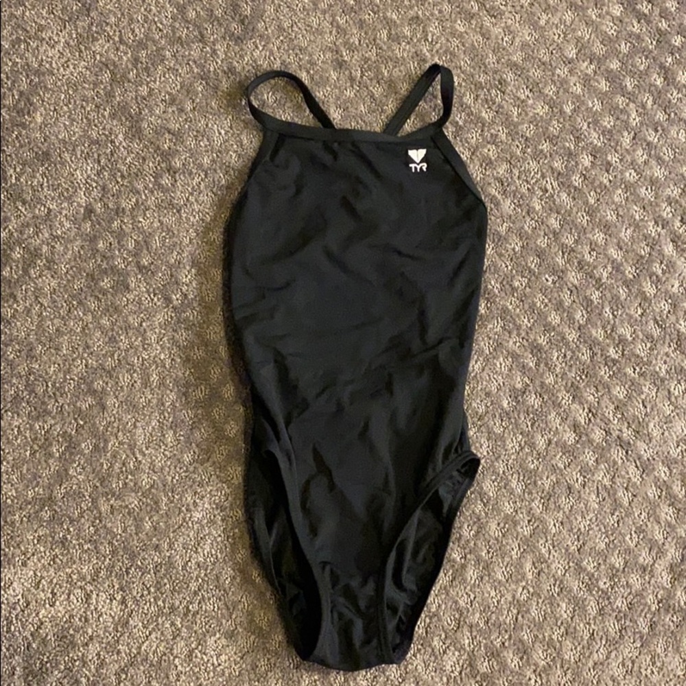 24 HOUR SALE: Black TYR suit